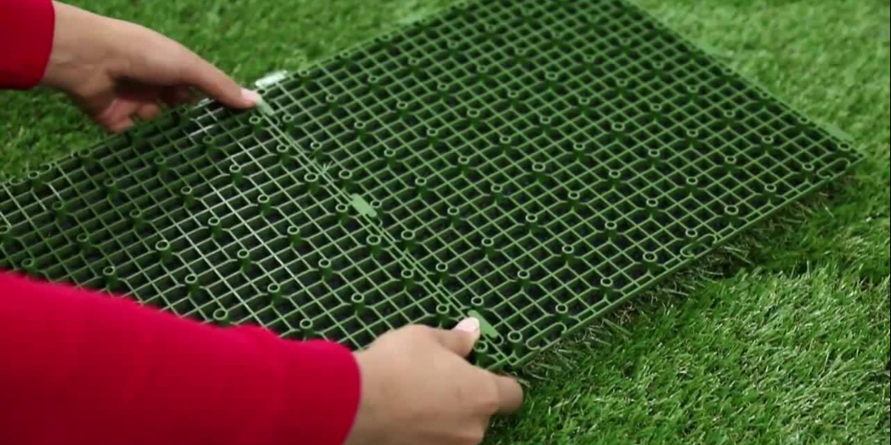 What Are the Advantages Of Using Artificial Grass Tiles?